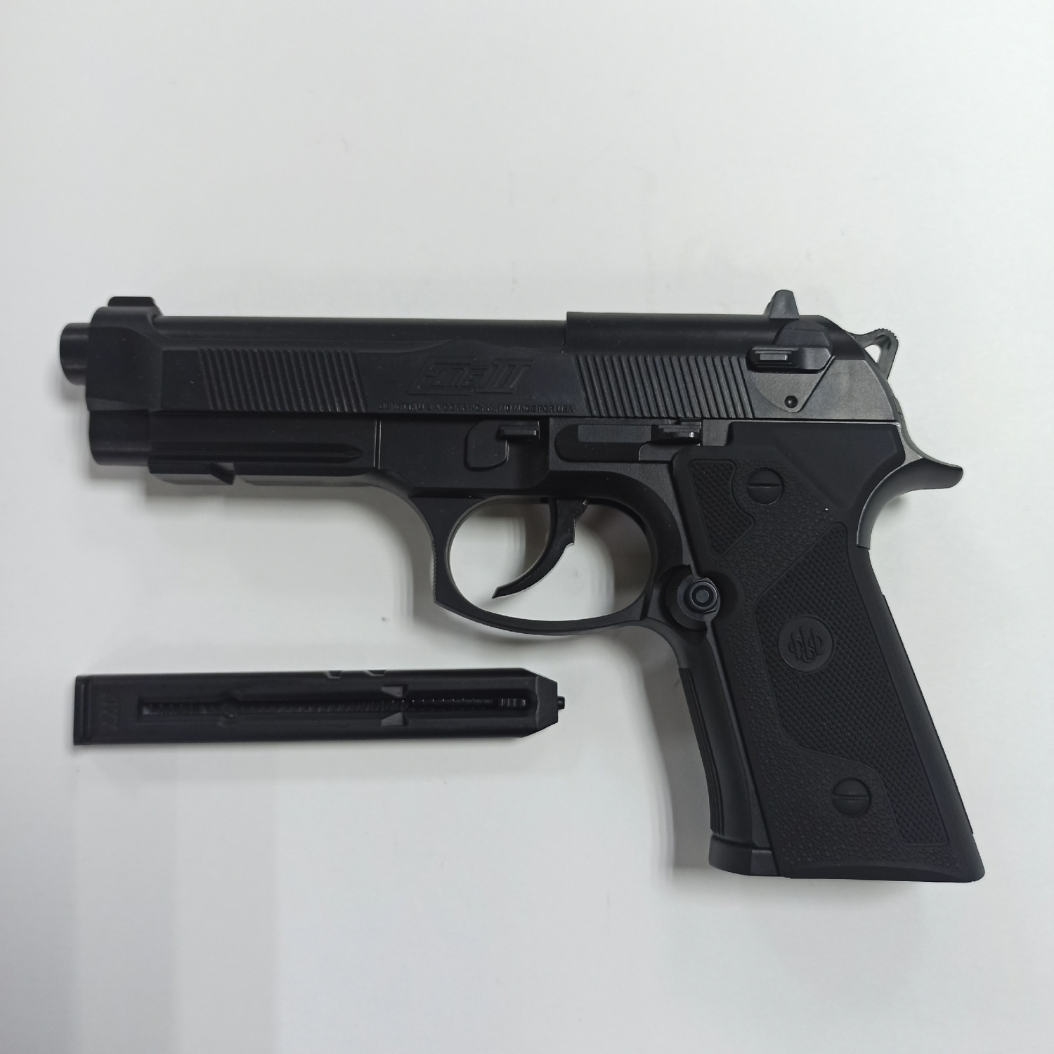 Пневматический пистолет Umarex Beretta Elite II 4,5 мм GNBB (AG-5.8090) 